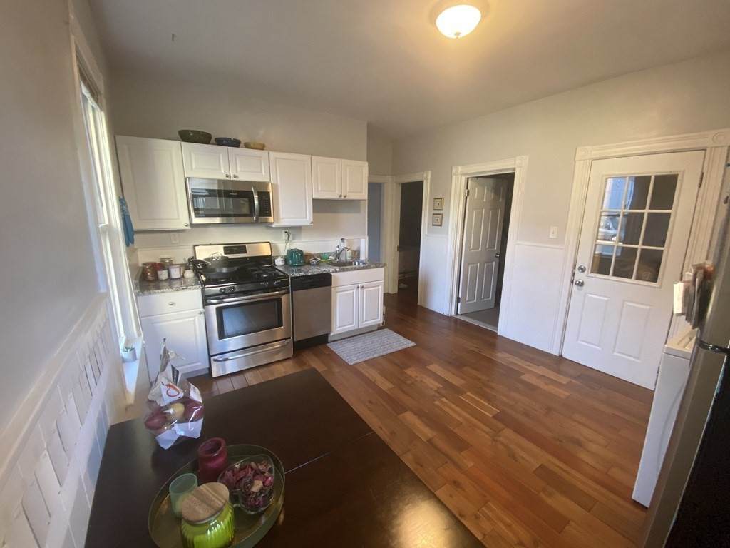 130 Wordsworth St - Photo 1