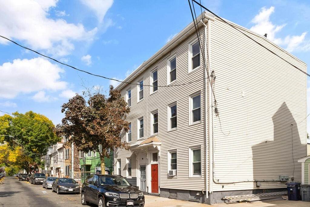 260 Everett Street - Photo 1