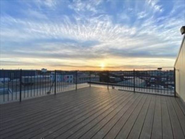 530 Dorchester Ave - Photo 1