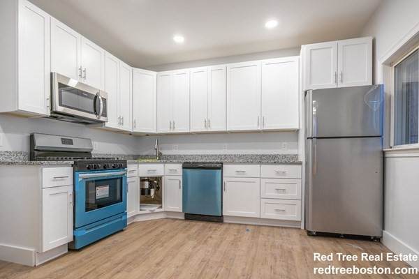 219 Bennington - Photo 1