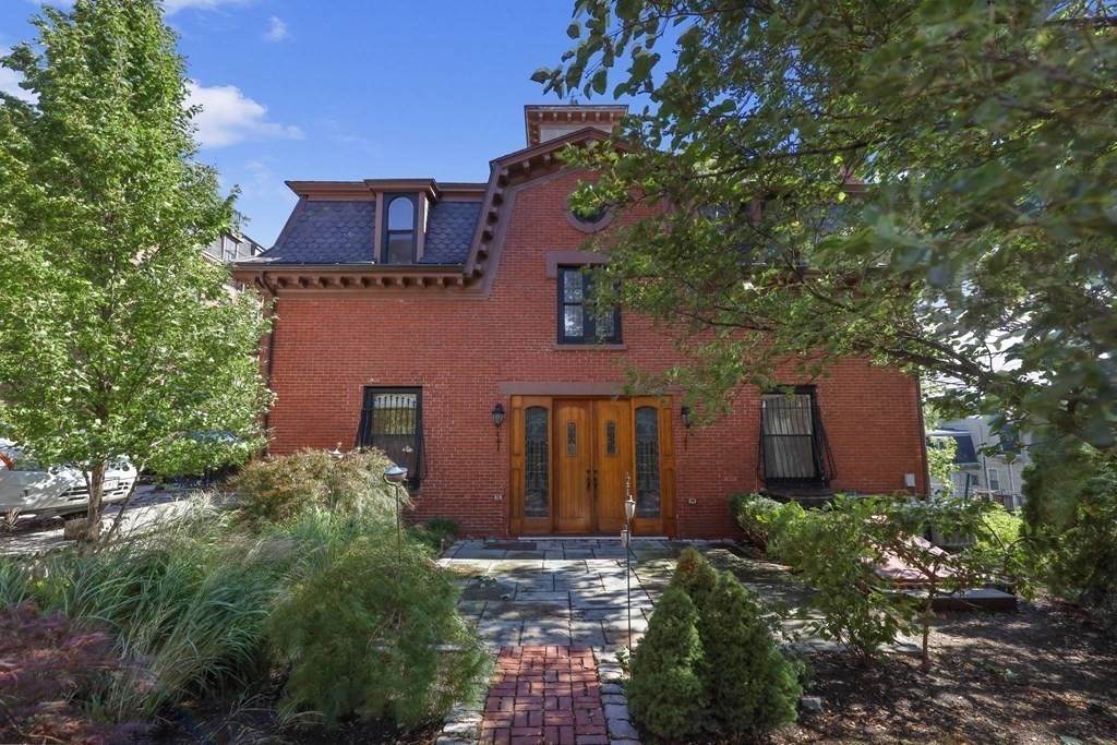 789 East Broadway - Photo 1