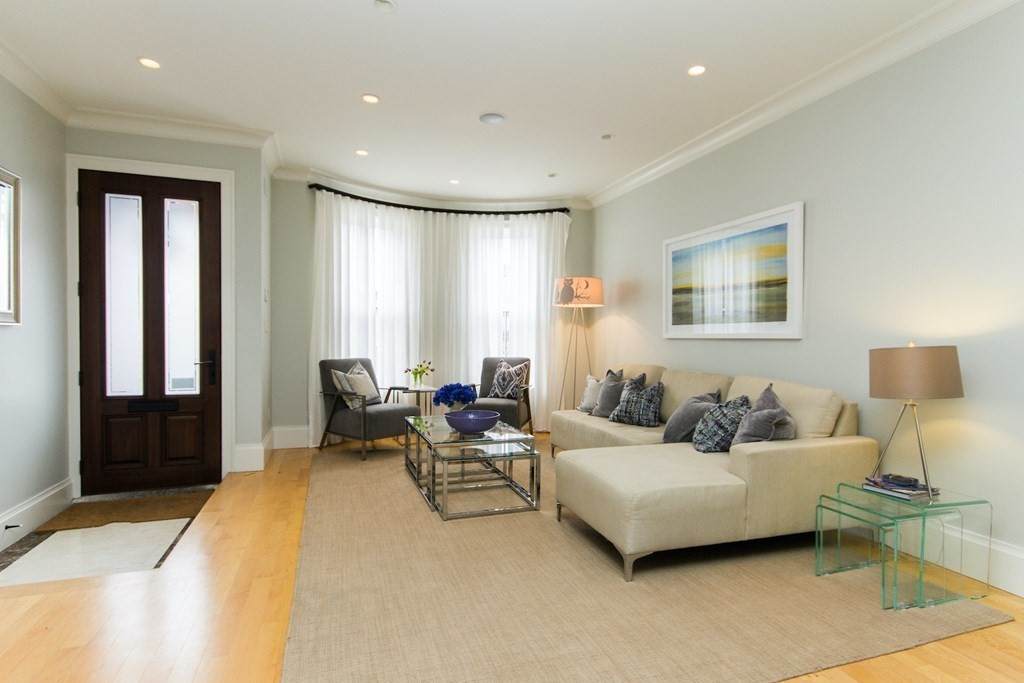 79 Warren Ave - Photo 1