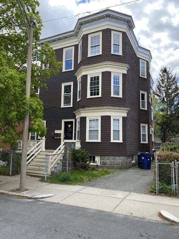 17 Chelmsford St - Photo 1