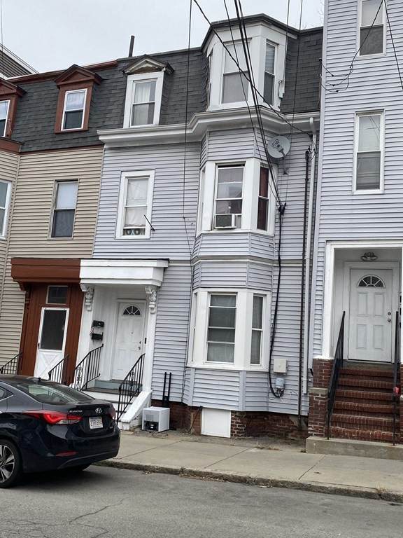 176 W 7Th St - Photo 1