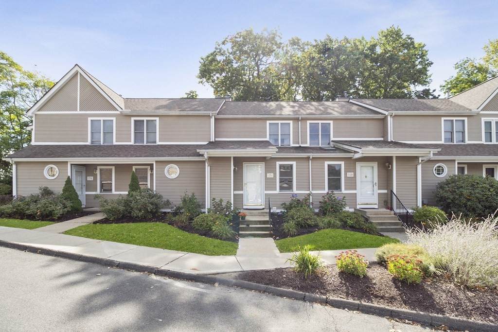 61 Abbey Memorial Dr - Photo 1