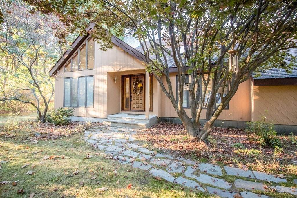 693 Elm St - Photo 1