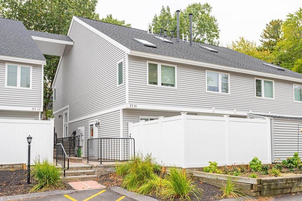 37 Meadow Pond Drive - Photo 1