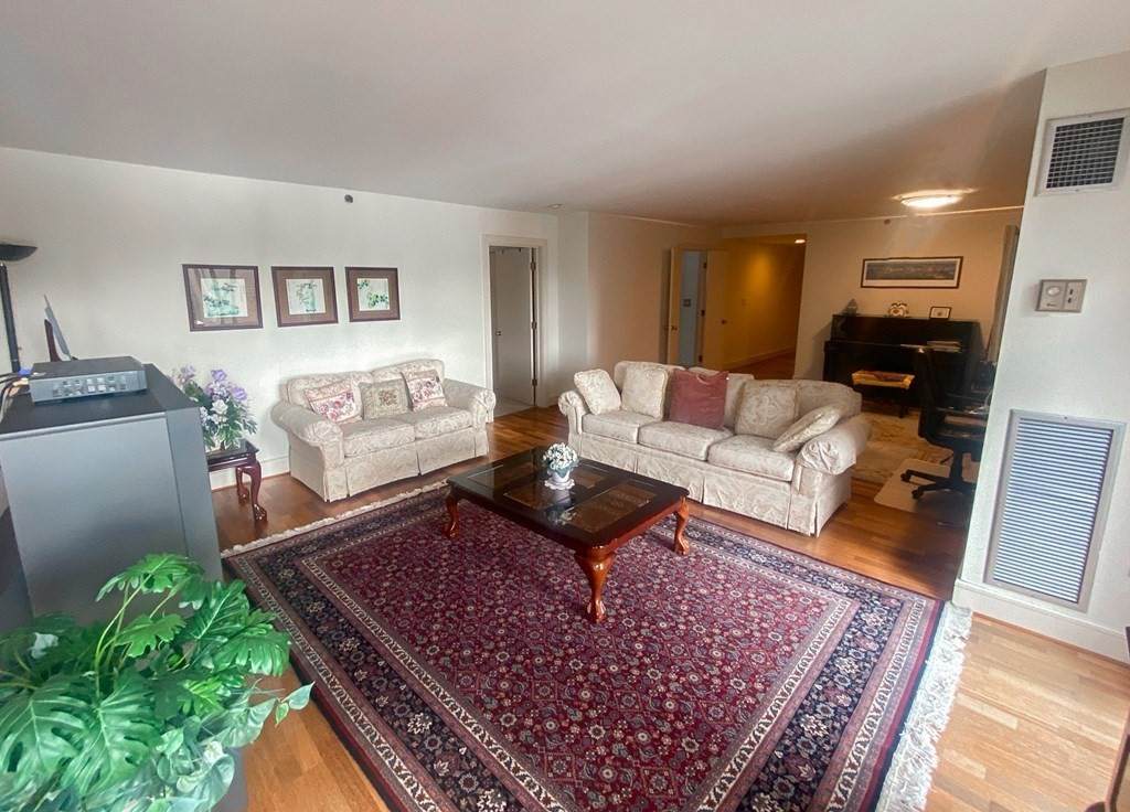 75-83 Cambridge Parkway - Photo 1