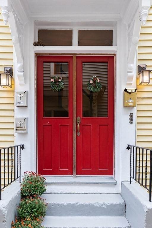 15 1/2 Williams Street - Photo 1