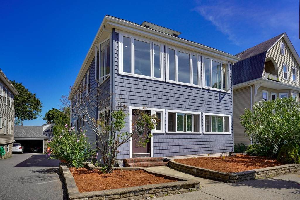 9 Concord Ave - Photo 1
