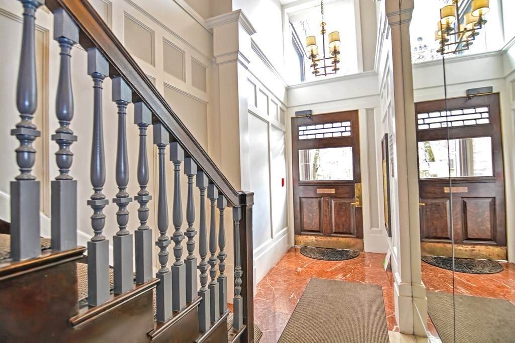549-551 Boylston St - Photo 1