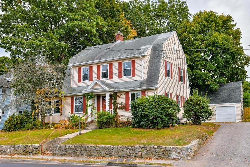 207 Whiting Ave - Photo 1