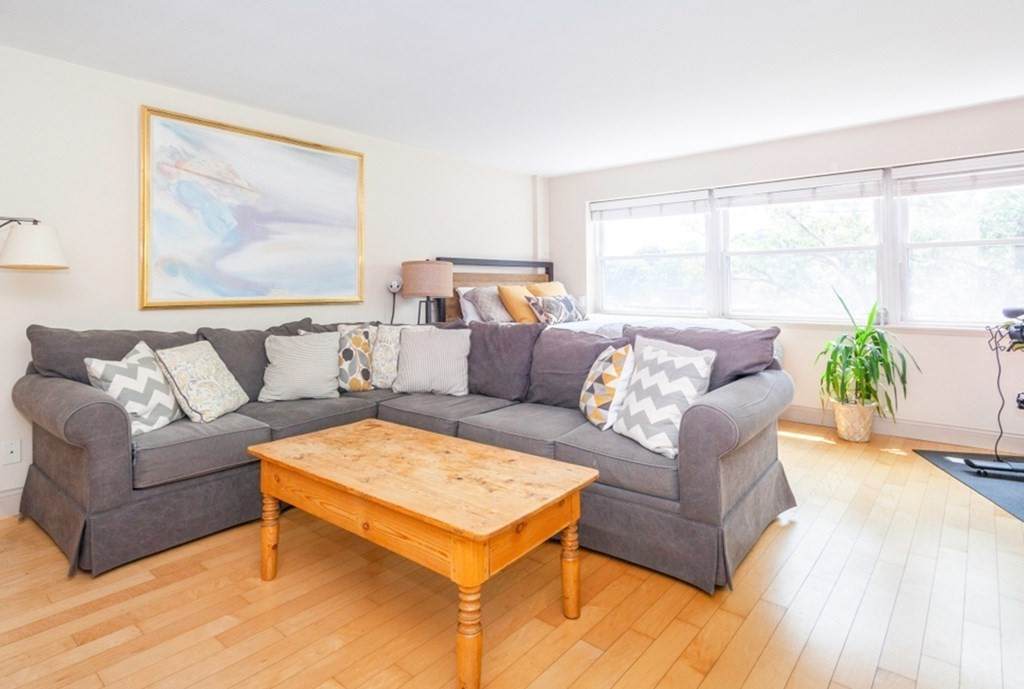 1600 Beacon St - Photo 1