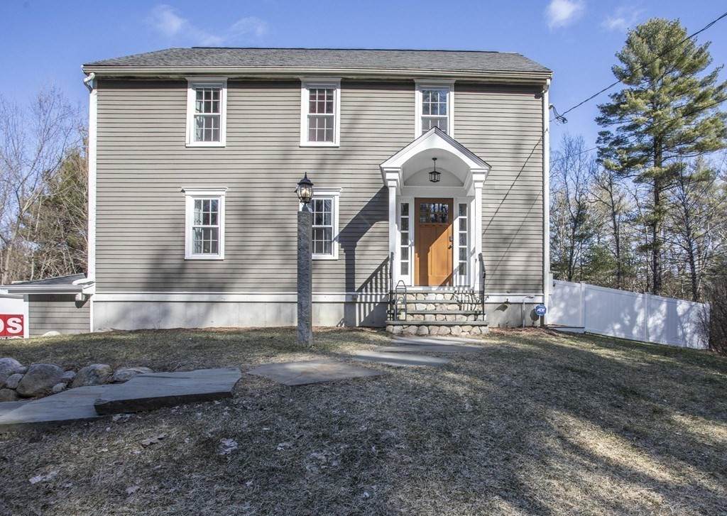 110 Laurel St - Photo 1