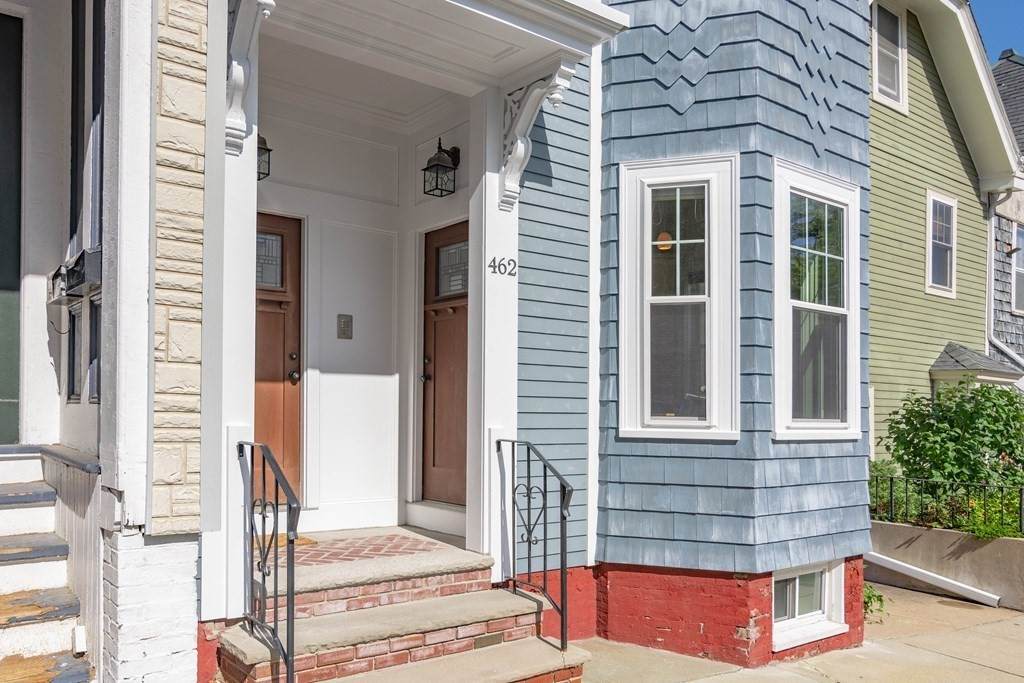 462 E 7th St - Photo 1