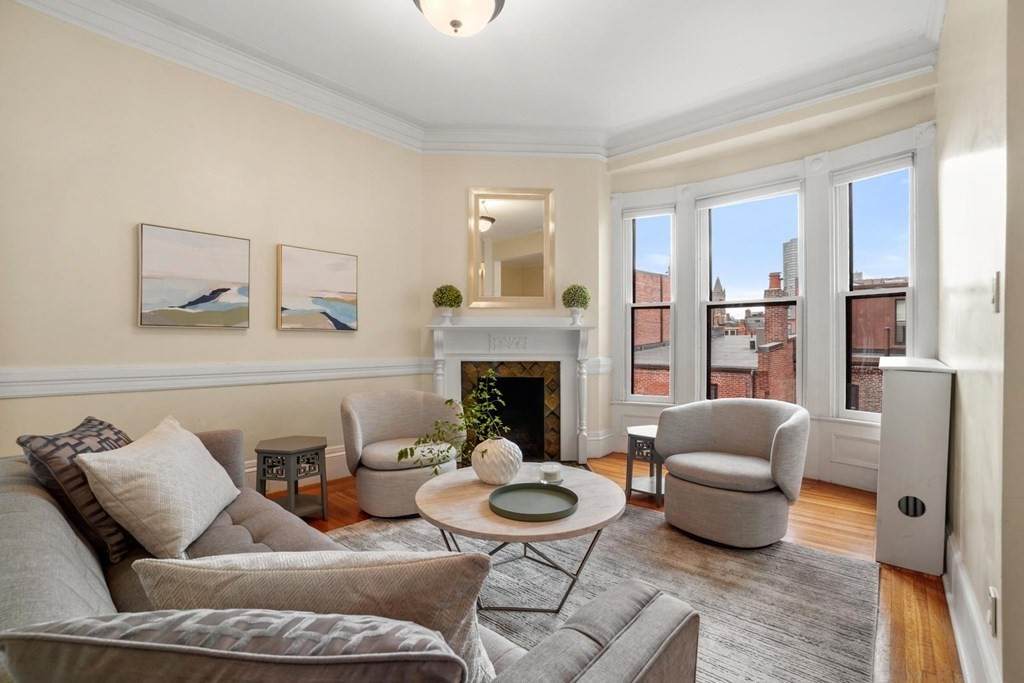 295 Beacon - Photo 1