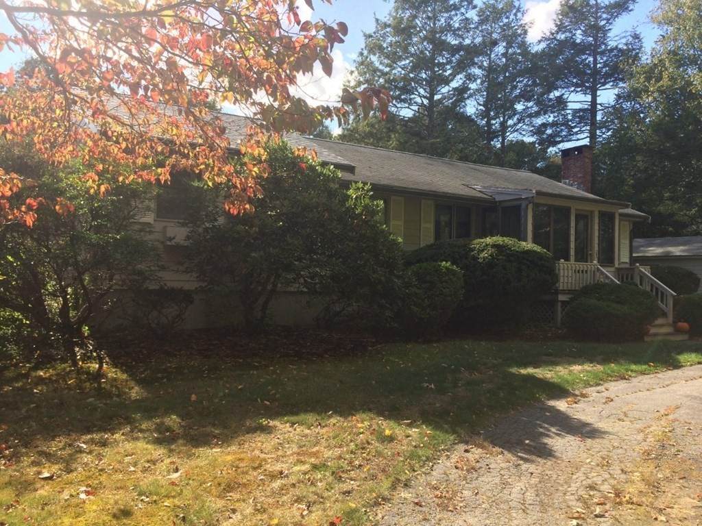 223 Summer St - Photo 1