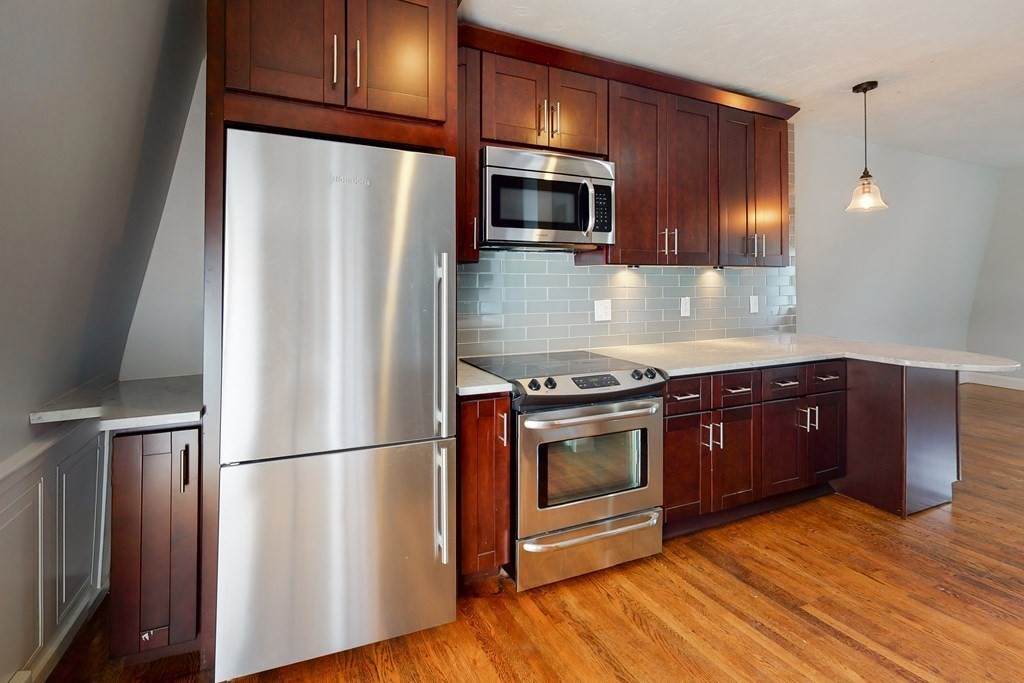 605 E 7th - Photo 1
