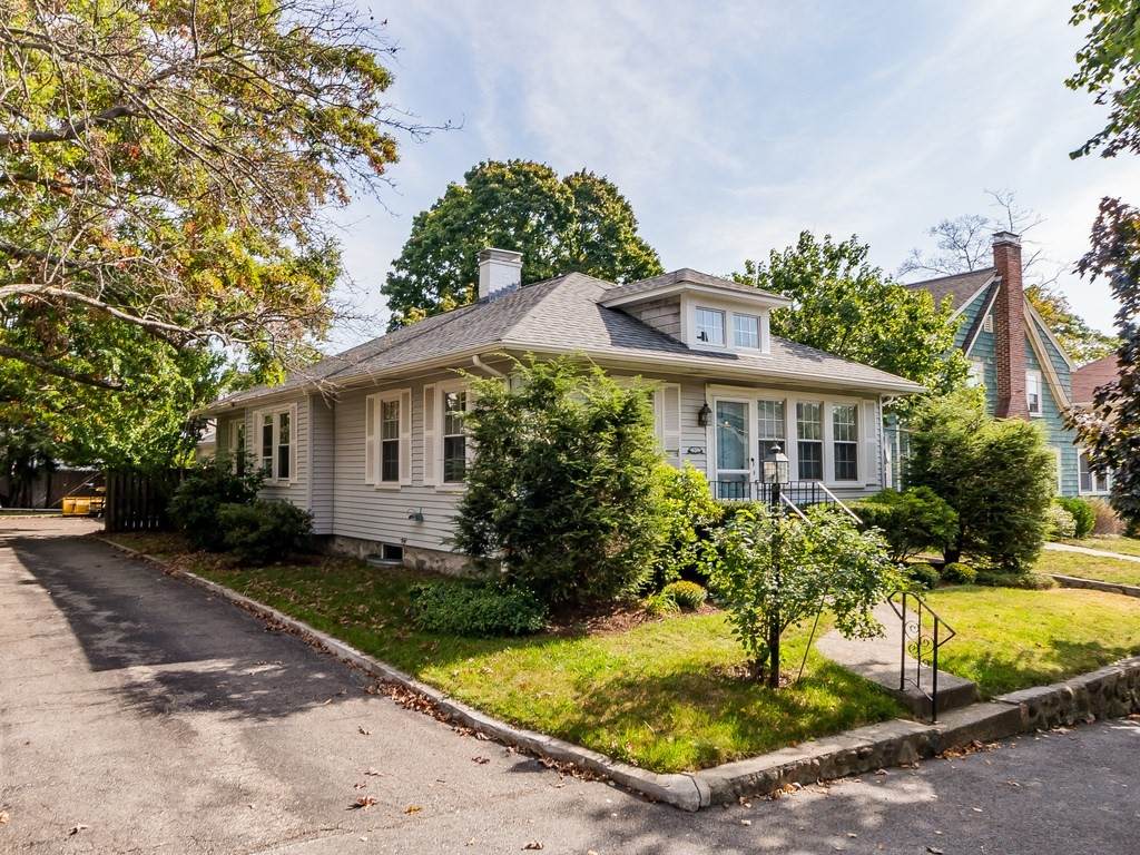 72 Irving St - Photo 1