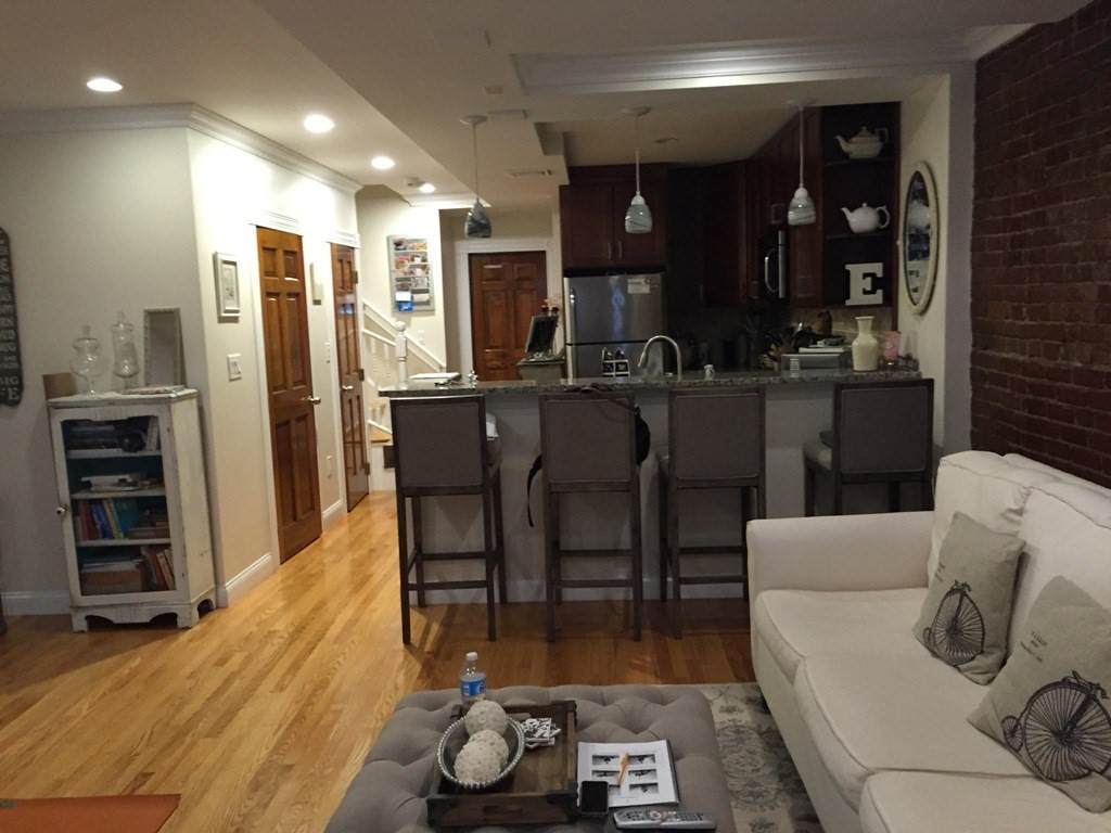 391 Beacon St - Photo 1