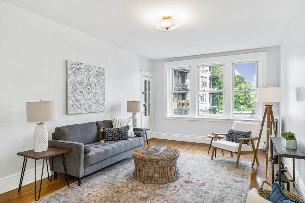 8 Kinross Rd - Photo 1