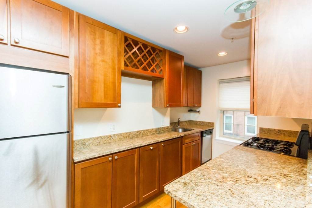 20 Thacher St - Photo 1