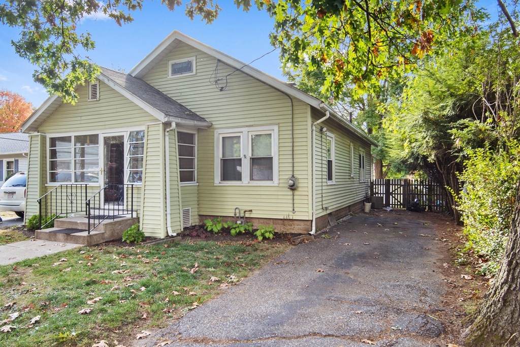 184 Harkness Ave - Photo 1