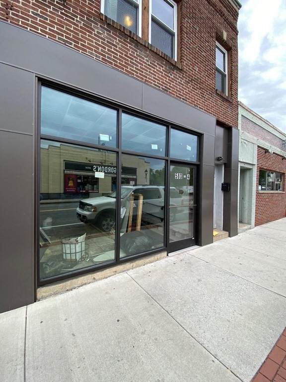 580 Moody St - Photo 1