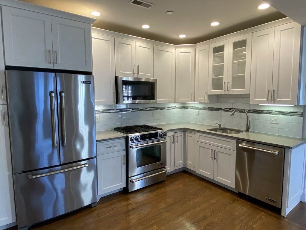 330 Dorchester Street - Photo 1
