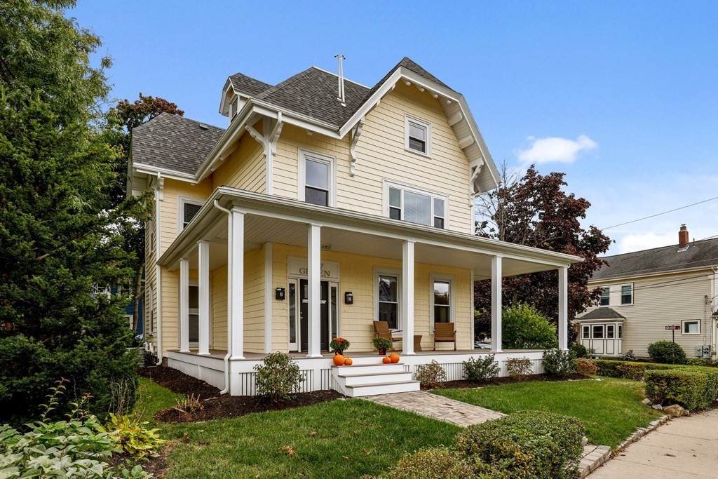 137 Green St - Photo 1