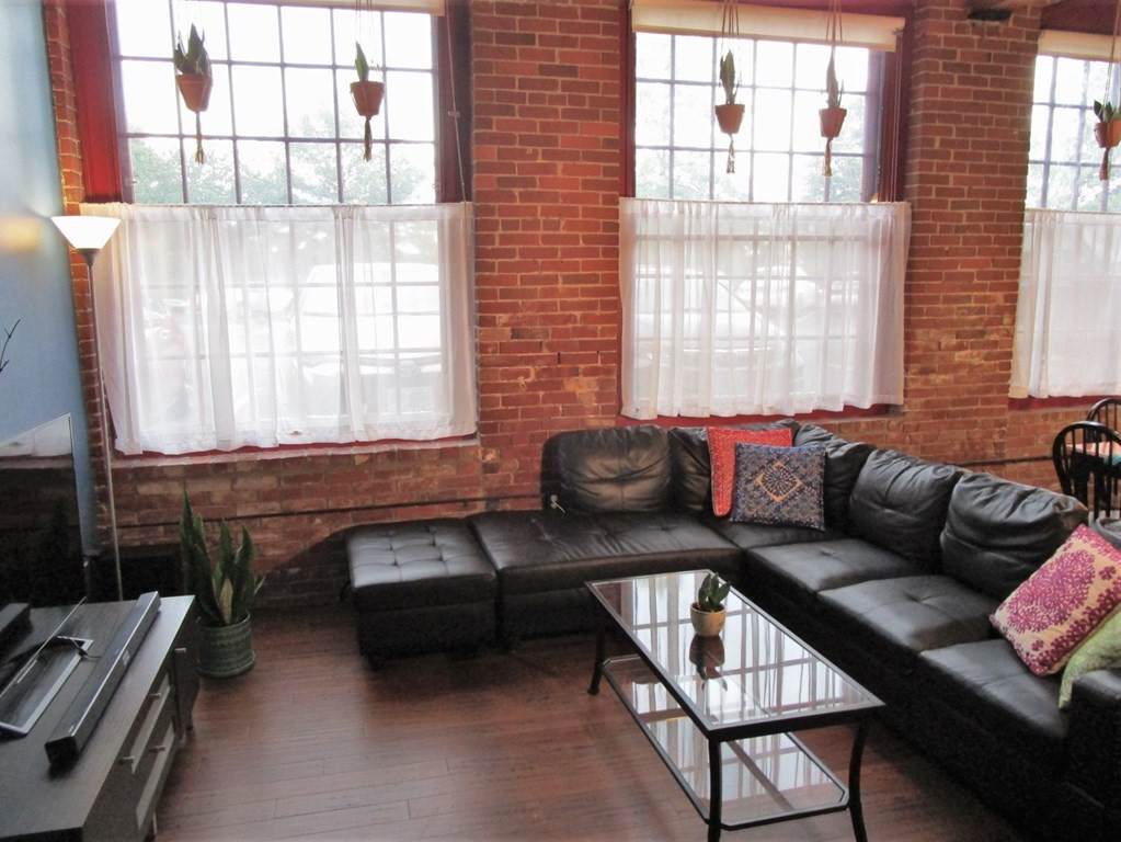 470 Silver St - Photo 1