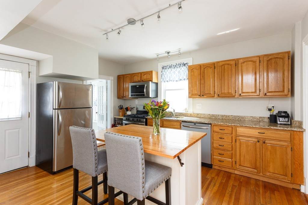 58 Gates St - Photo 1