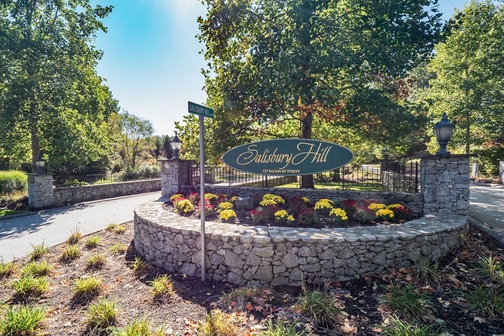 21 Summerland Way - Photo 1
