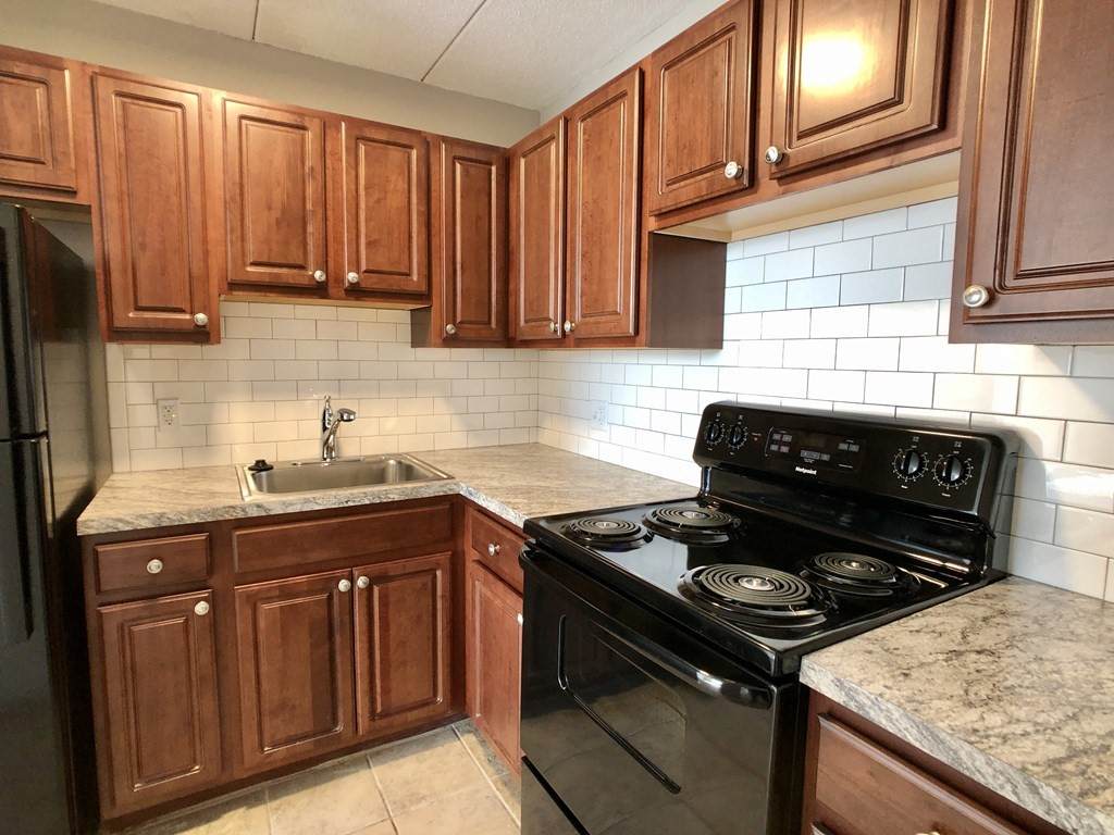 545 Centre St - Photo 1