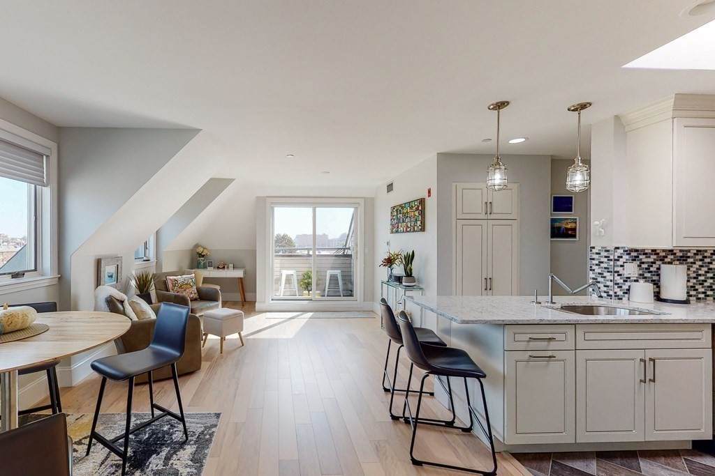 65 Chelsea Street - Photo 1