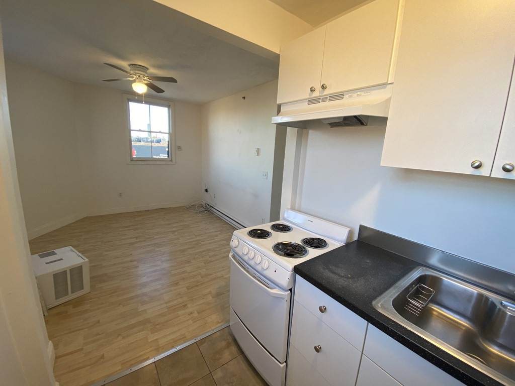 433 Massachusetts Ave - Photo 1
