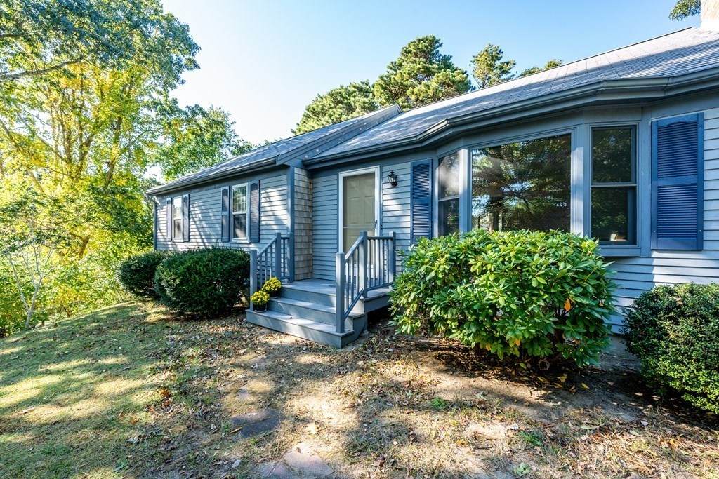 99 Eileen St - Photo 1
