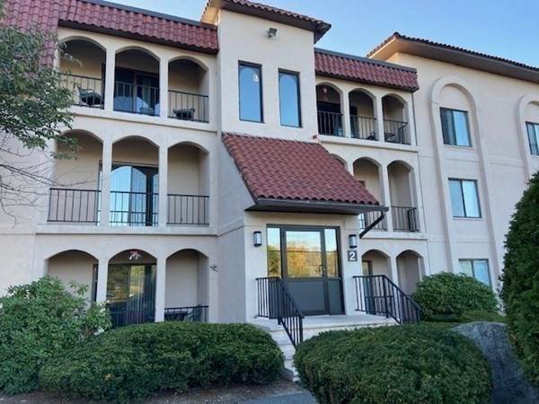 685 Oak St - Photo 1