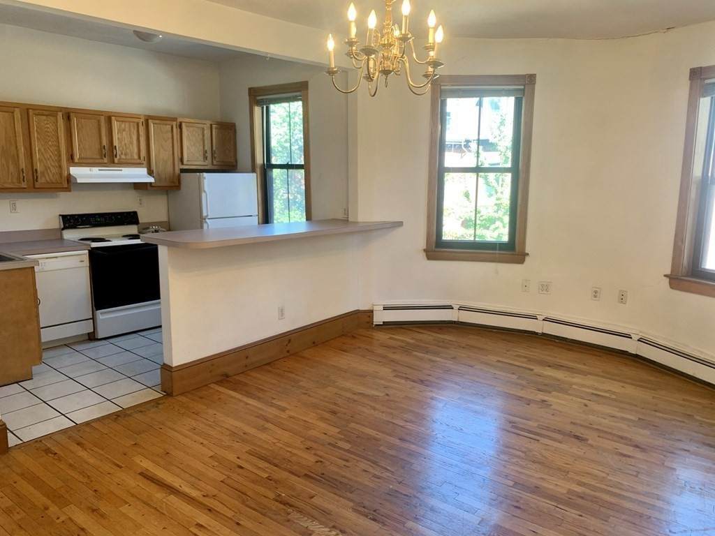 89 E. Brookline St - Photo 1