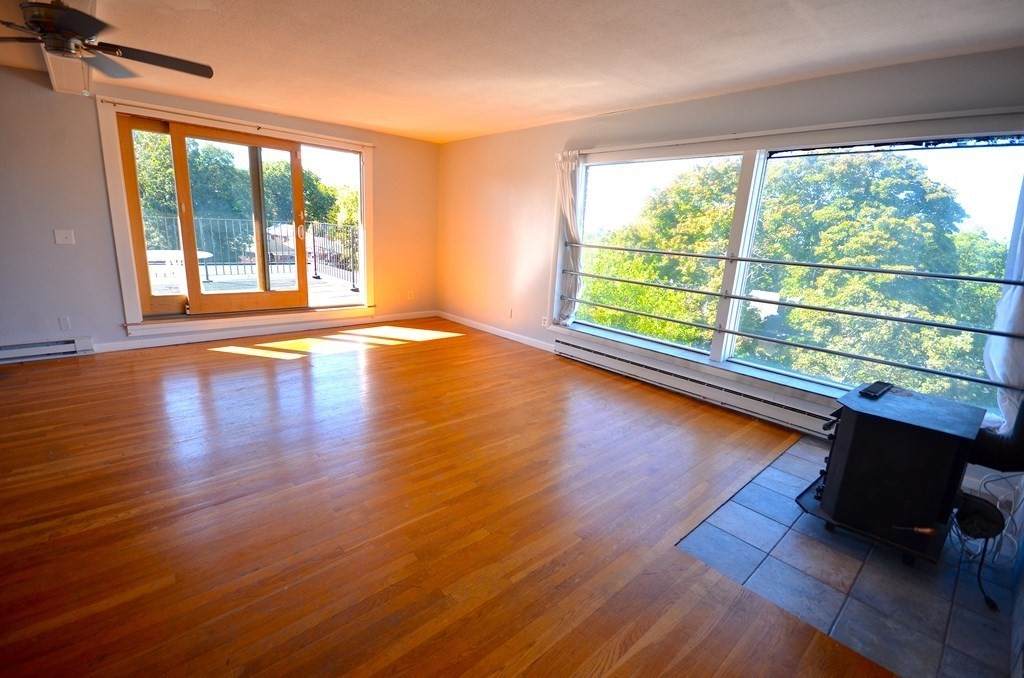 2 Larose Place - Photo 1