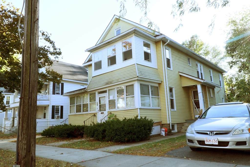 162-164 Oak Grove Ave - Photo 1