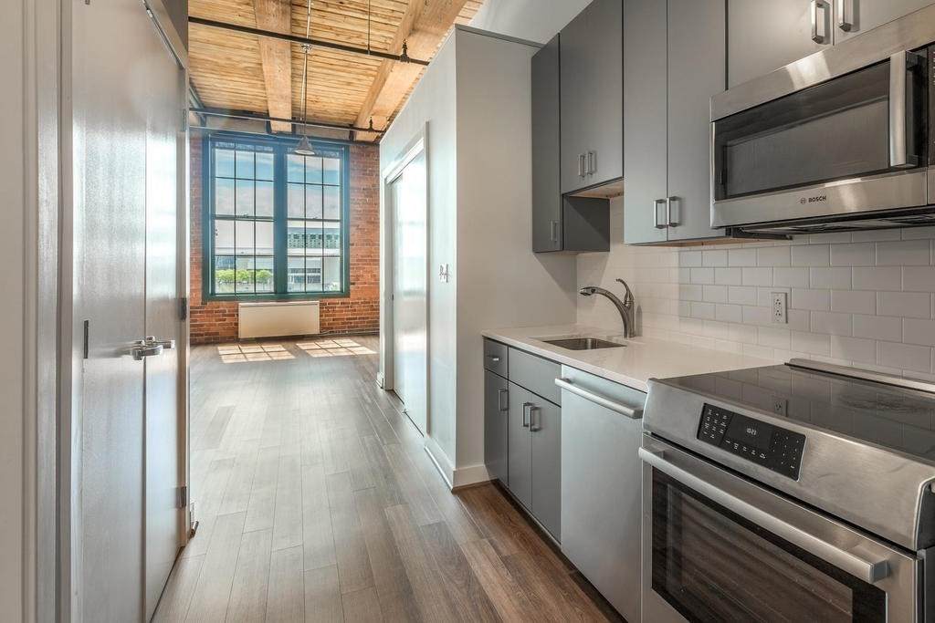 63 Melcher Street - Photo 1