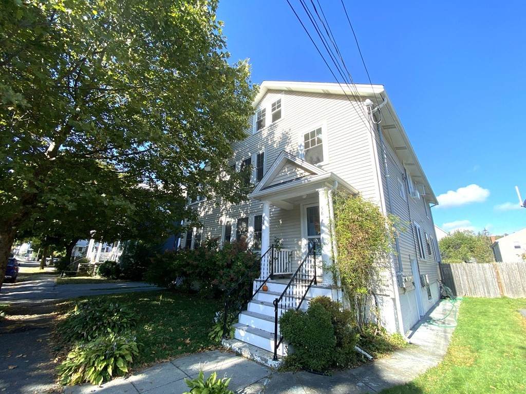 56 Hawthorne - Photo 1