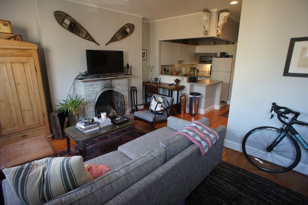 114 Appleton St - Photo 1