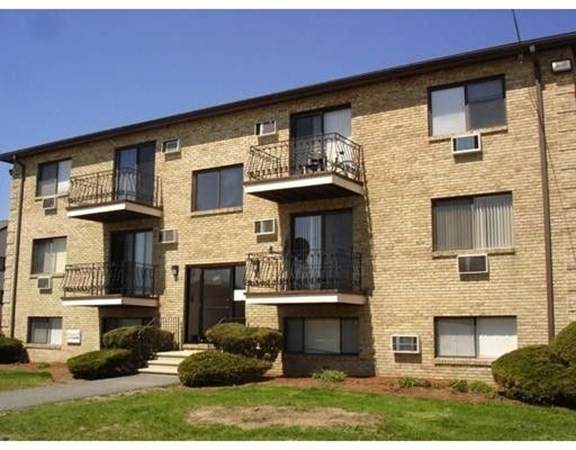 311 Pawtucket Blvd - Photo 1