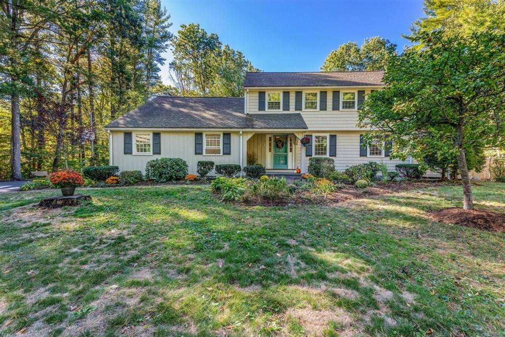 24 Colonial Dr - Photo 1