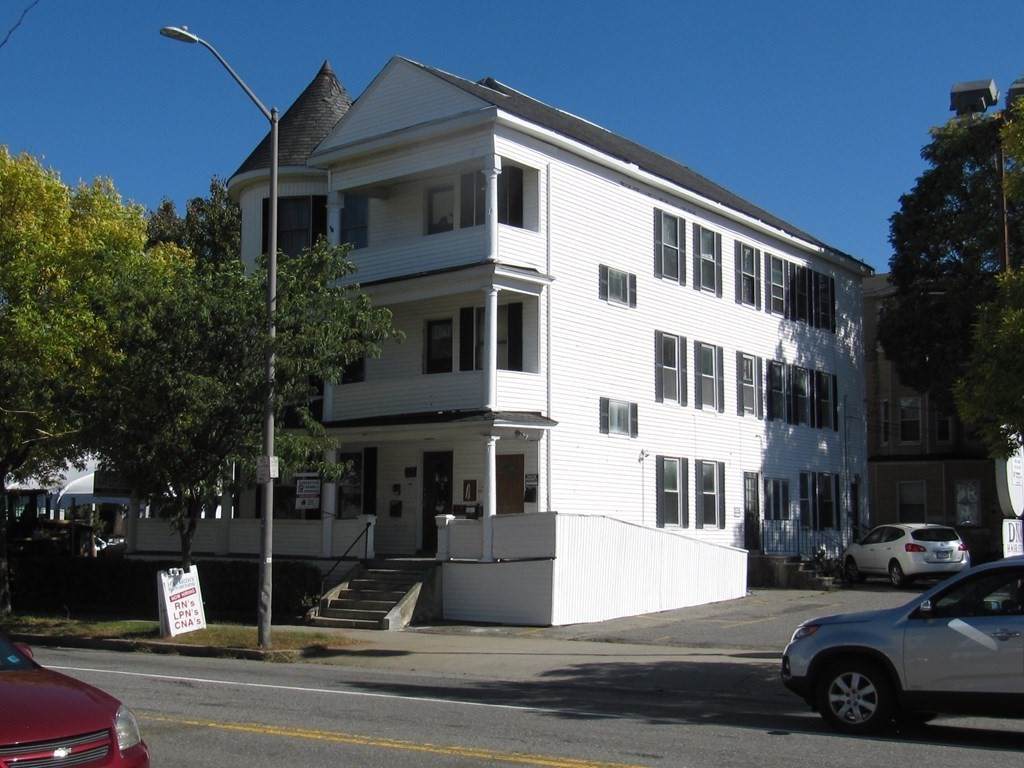 465 Park Avenue - Photo 1