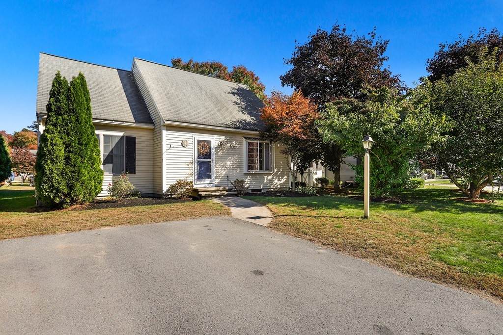 8 Upton Ln - Photo 1
