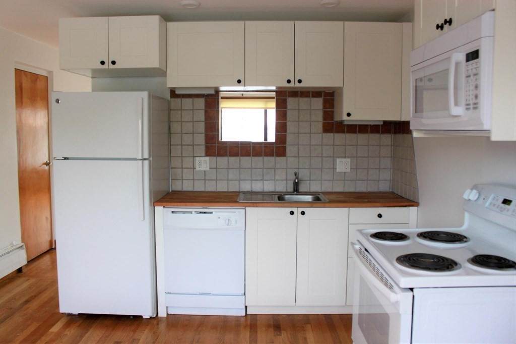 1800 Columbia Rd - Photo 1