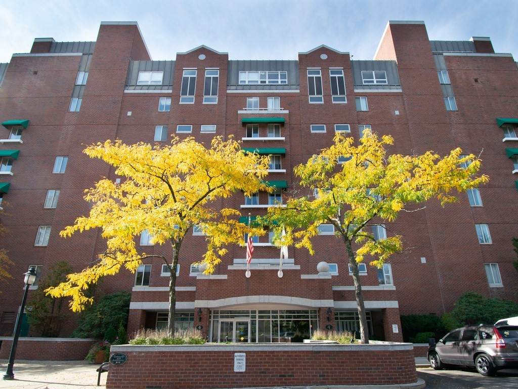 4 Canal Park - Photo 1
